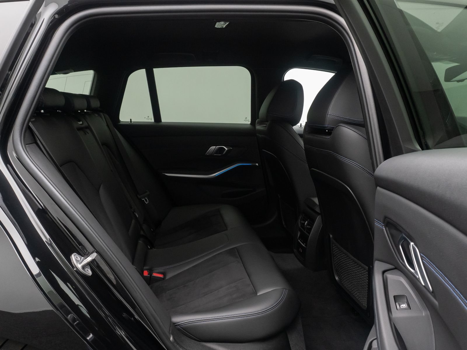 Fahrzeugabbildung BMW 330e xD M Sport DAB Laser 360°Alarm AHK HiFi 19"