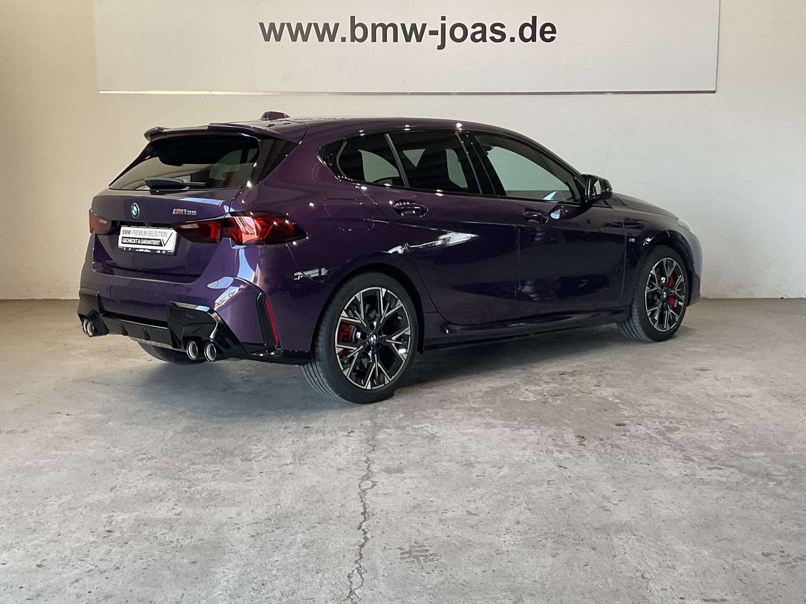 Fahrzeugabbildung BMW M135 xDrive M Sportpaket Pro, M Sportsitze, Head