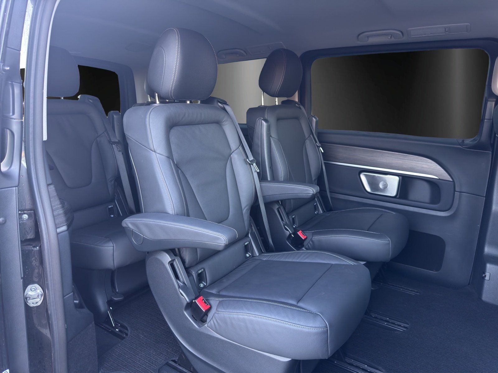 Fahrzeugabbildung Mercedes-Benz V250d L Avantg AIRMATIC Standhzg DISTRO Burm AHK