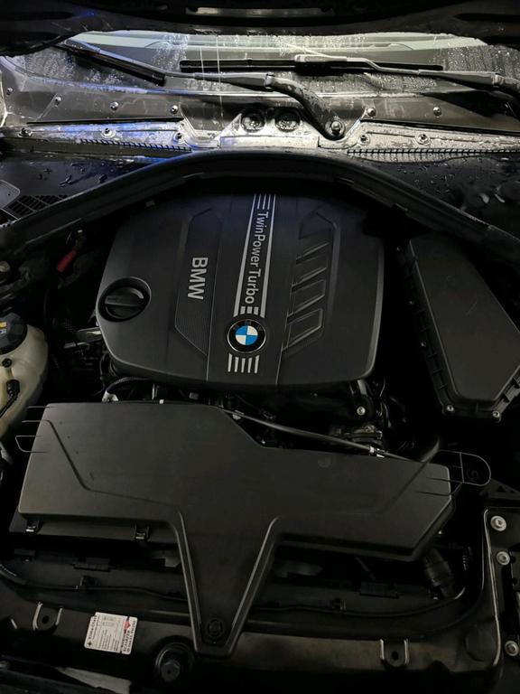 BMW 225