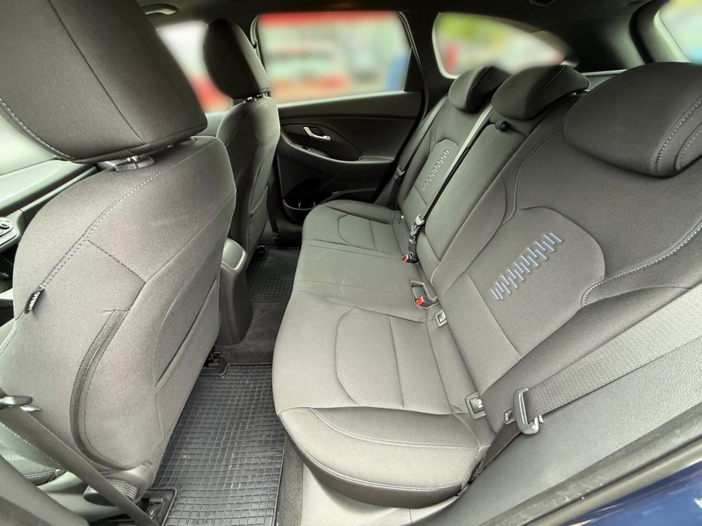 Hyundai i30 1.4T Kombi Passion+ Panodach Navi PDC SHZ Kl