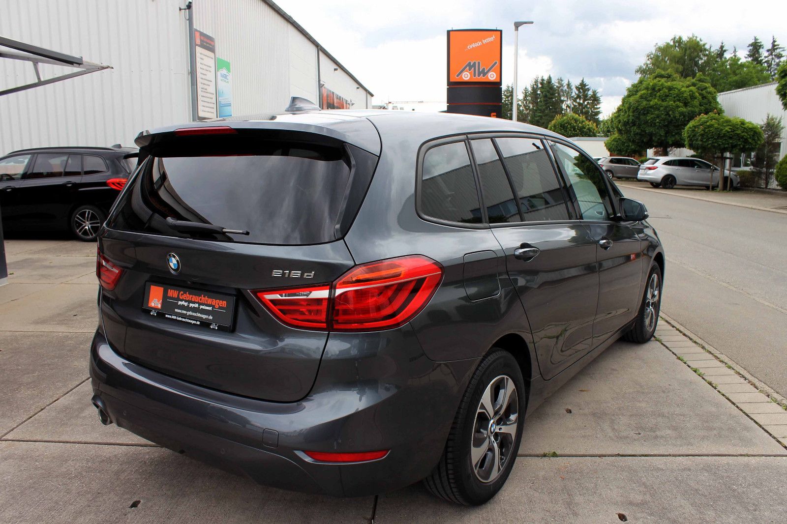 Fahrzeugabbildung BMW 216d Gran Tourer Steptr. HUD NAV ACC KAM PDC BT