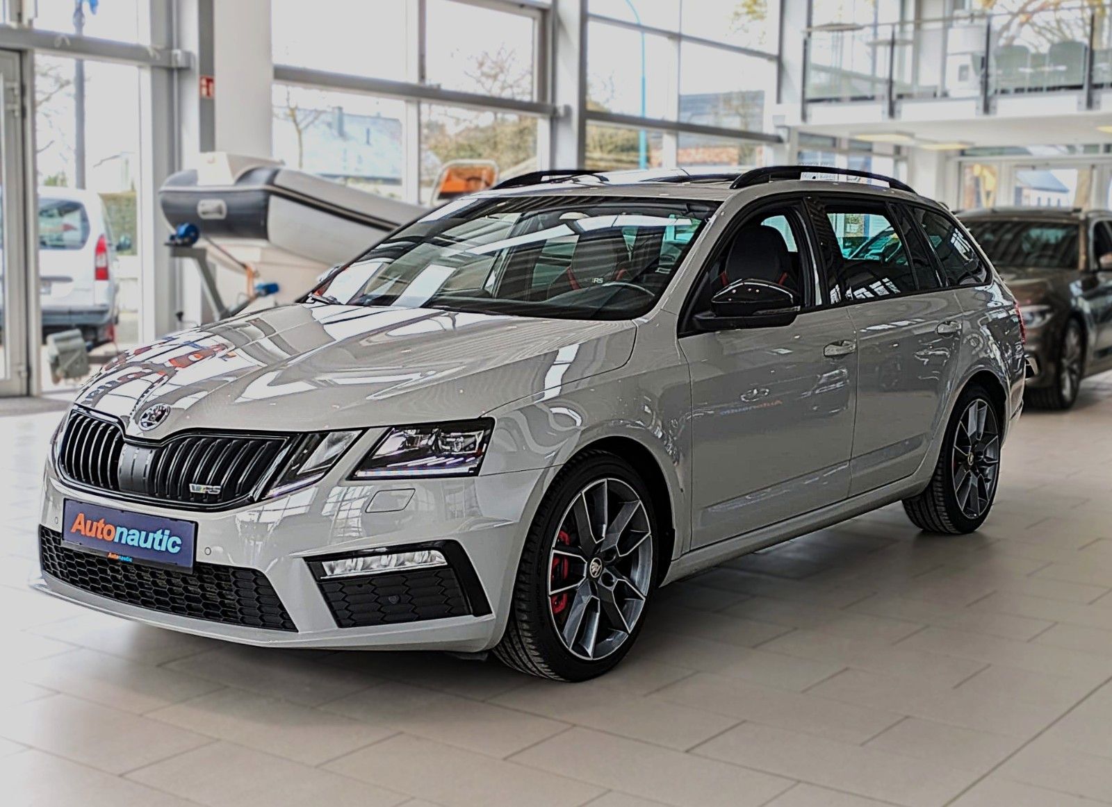 Fahrzeugabbildung SKODA Octavia RS DSG PANO ACC LED VIRTUAL CAM CARPLAY
