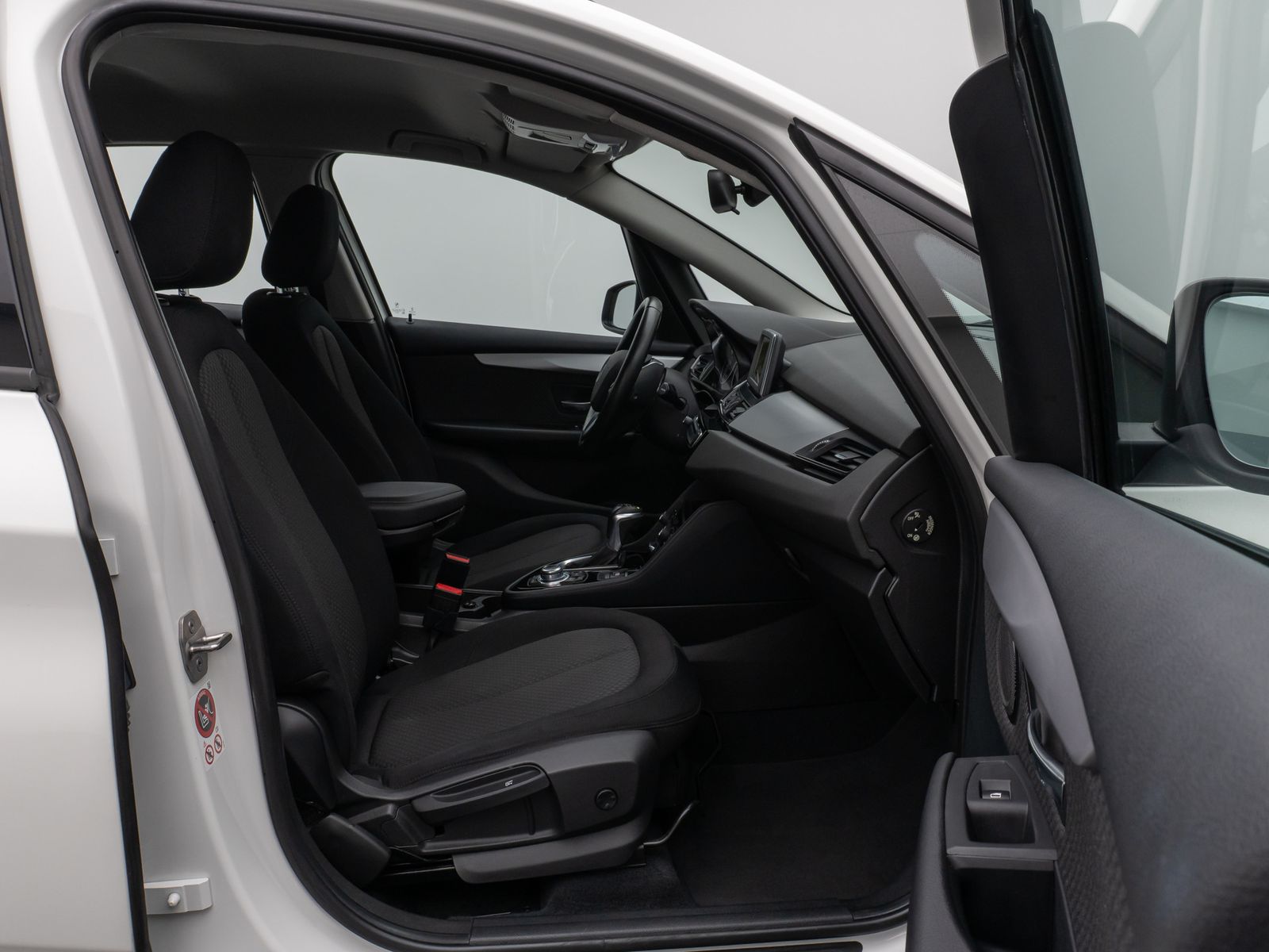 Fahrzeugabbildung BMW 218i Active Tourer Navi Sitzhz Geschwindigkeitsr