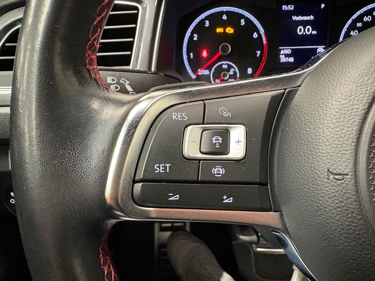 T-Roc Sport 1.5 TSI DSG AHK NAVI ACC RFK SHZ