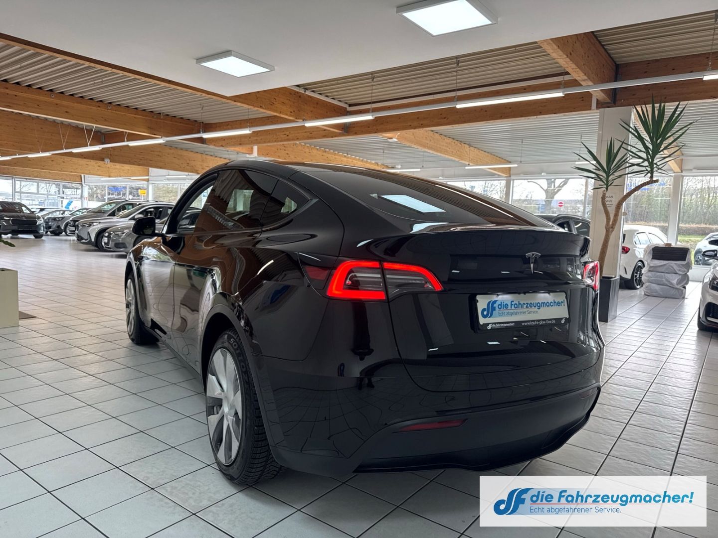 Fahrzeugabbildung Tesla Model Y RWD Panorama Navi Soundsystem LED ACC WL