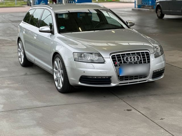 Audi S6 5.2 V10