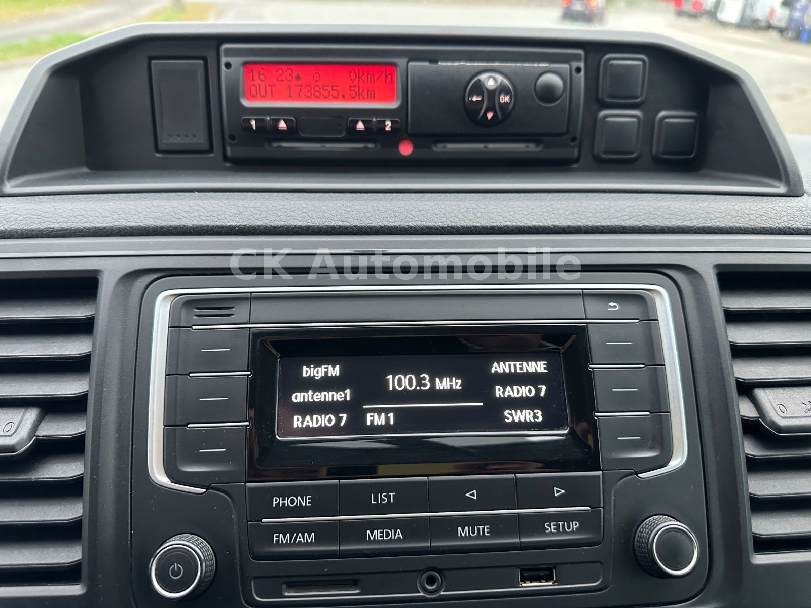 Fahrzeugabbildung Volkswagen T6 Transporter Kasten lang 2.0TDI/Klima/AHK 2.5T