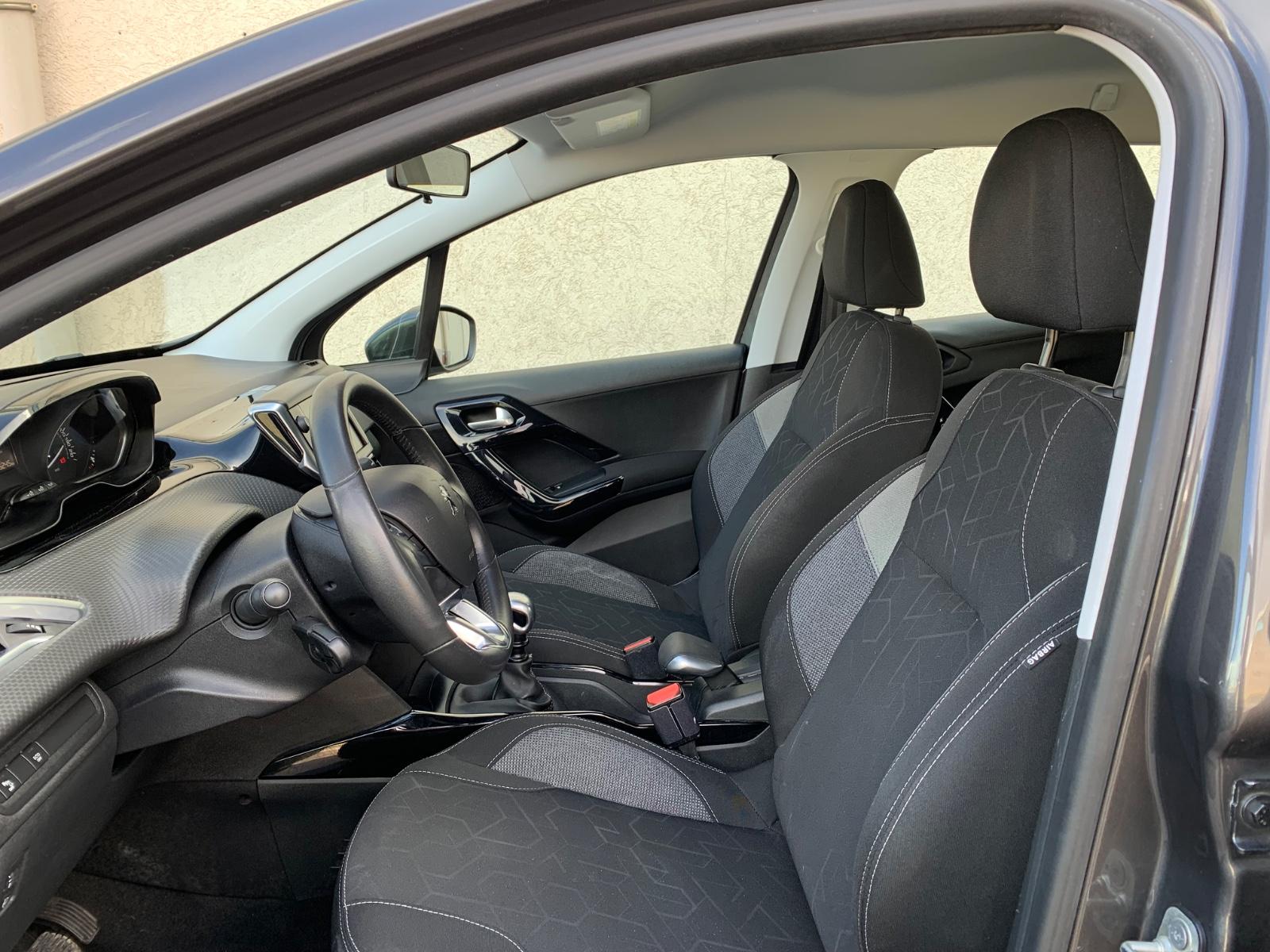 Peugeot 2008 PureTech 110 Nur 66Tkm TÜV + Allwetter Neu 