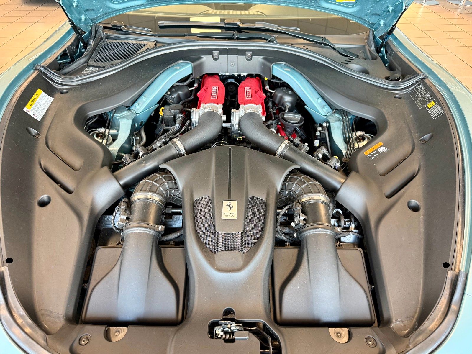 Fahrzeugabbildung Ferrari Roma Spider "SpecialColor"/JBL /Matrix /ACC/PPF