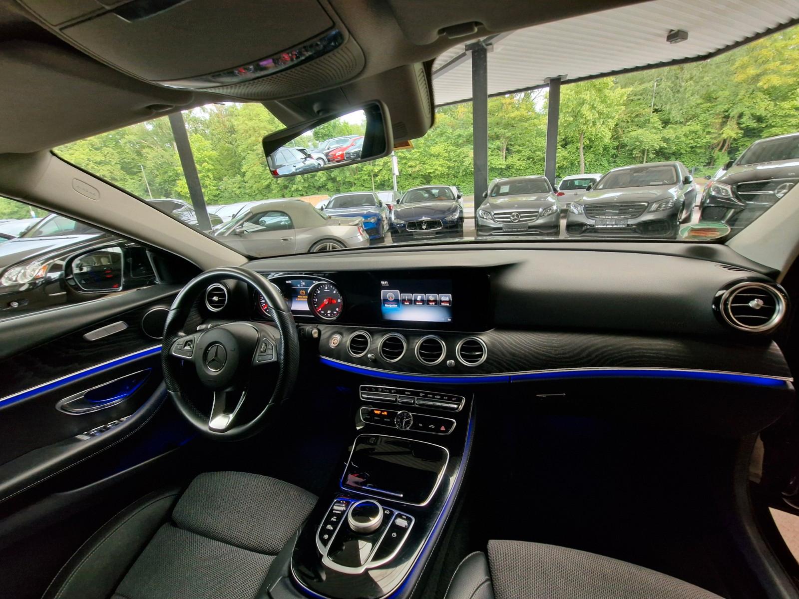 Mercedes-Benz E 220d Lim. AVANTGARDE Teilleder/Kamera/LED