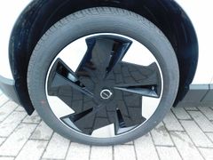 Fahrzeugabbildung Volvo EX30 Single M. Extended Range RWD Plus