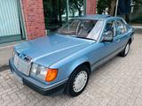 Mercedes-Benz Mercedes 230 E Diamantblau Oldtimer Histor... - gebrauchte Mercedes-Benz 230 aus dem Jahr 1986