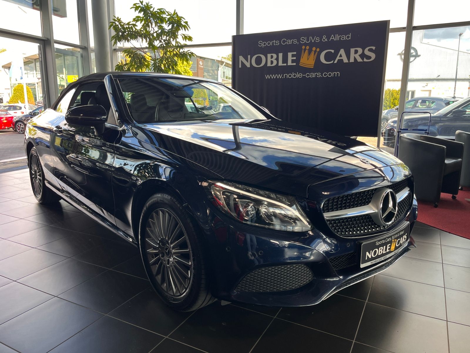 Fahrzeugabbildung Mercedes-Benz C 300 Cabrio  9G-TRONIC LED NAV SHZ PDC 17"