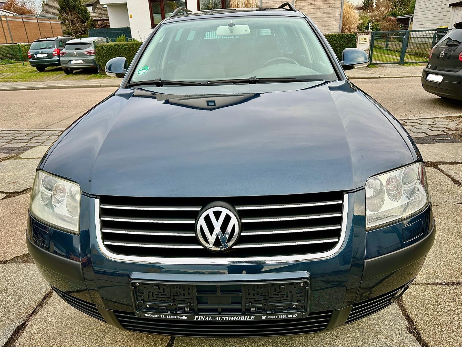 Volkswagen Passat 2004 — interior