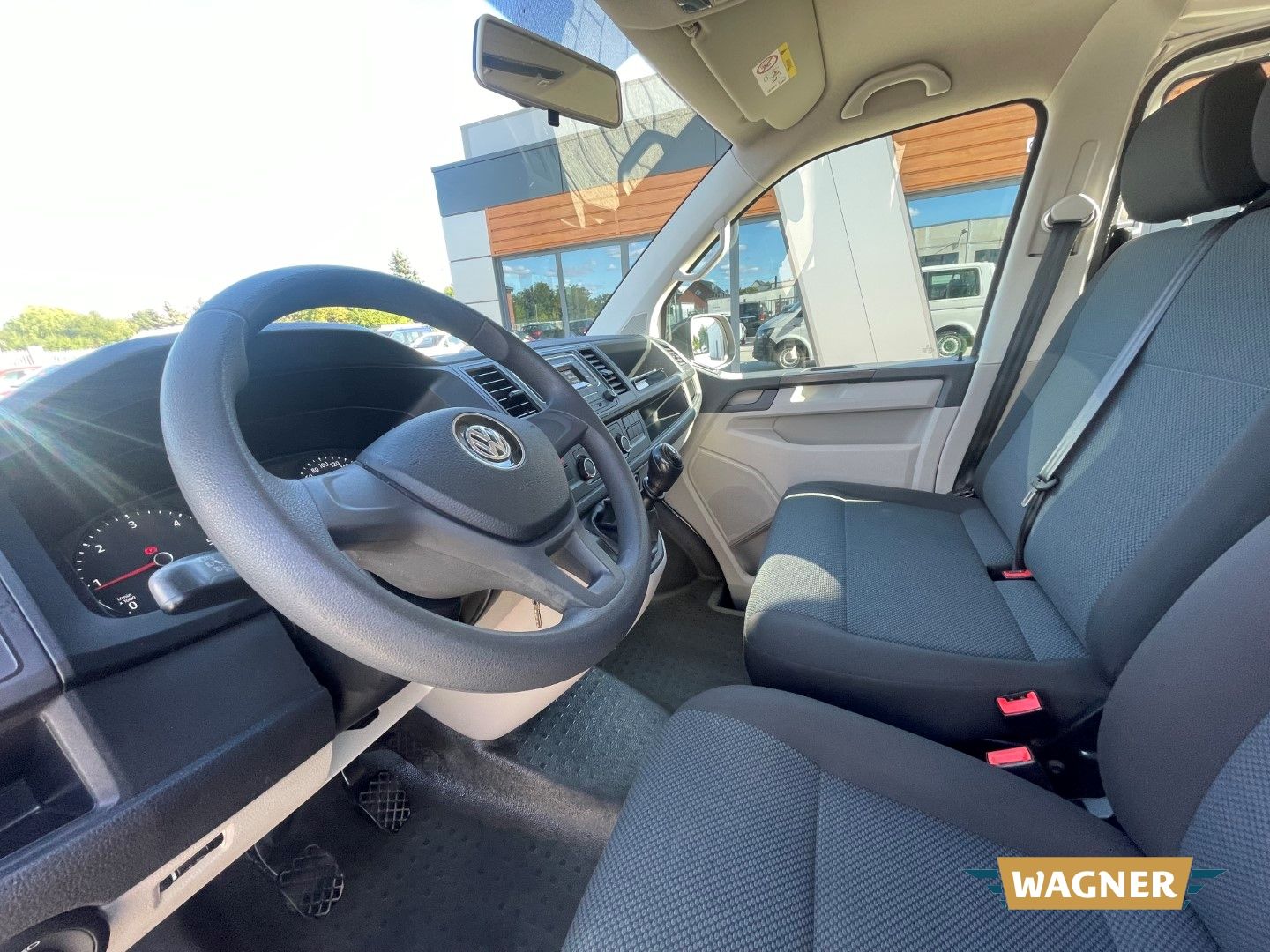 Fahrzeugabbildung Volkswagen T6 Caravelle Kombi EcoProfi 2.0 TDI 9 Sitzer
