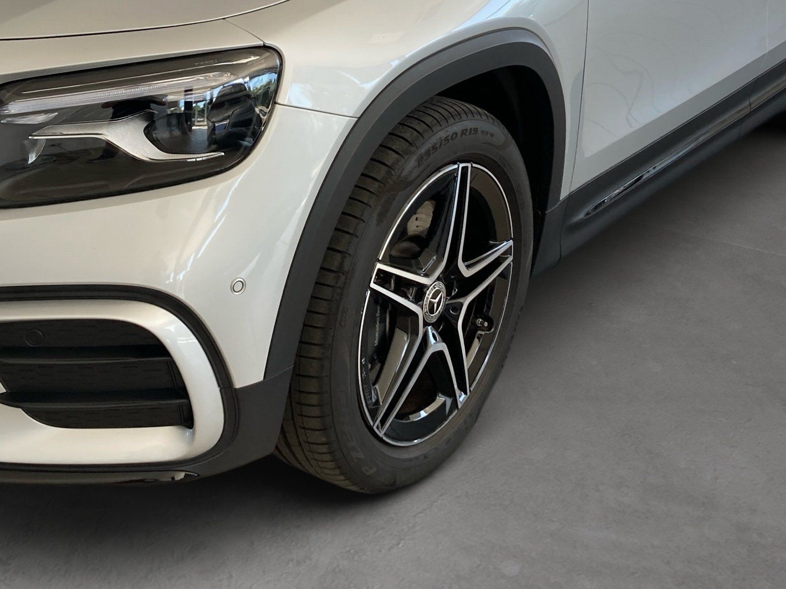 Fahrzeugabbildung Mercedes-Benz GLB 220 4M AMG*AHK*Distro*Totwin*Burmester*Night