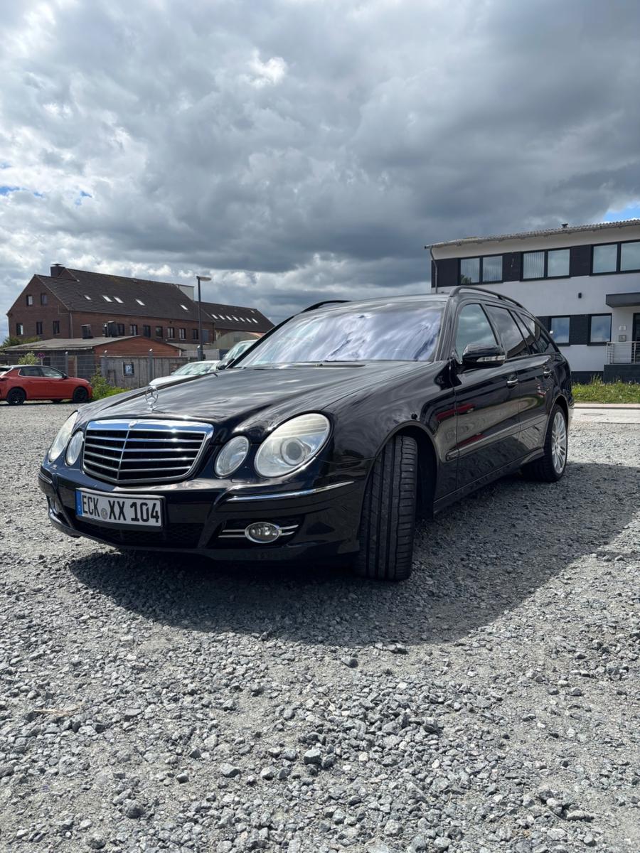 Mercedes-Benz 220