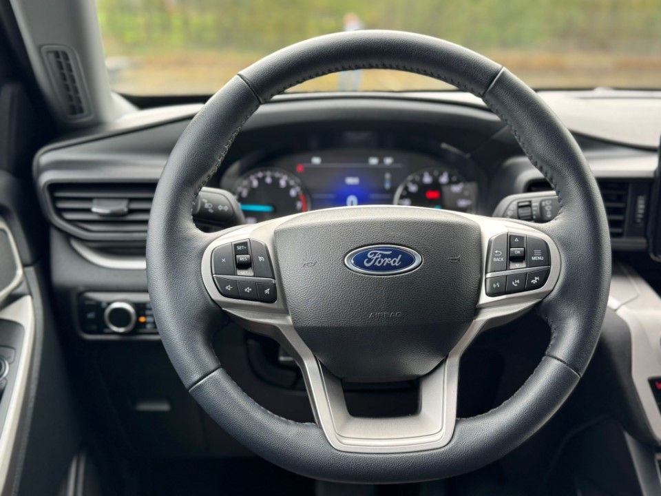 Fahrzeugabbildung Ford Explorer XLT 2.3 ECOBOOST 6-Sitzer