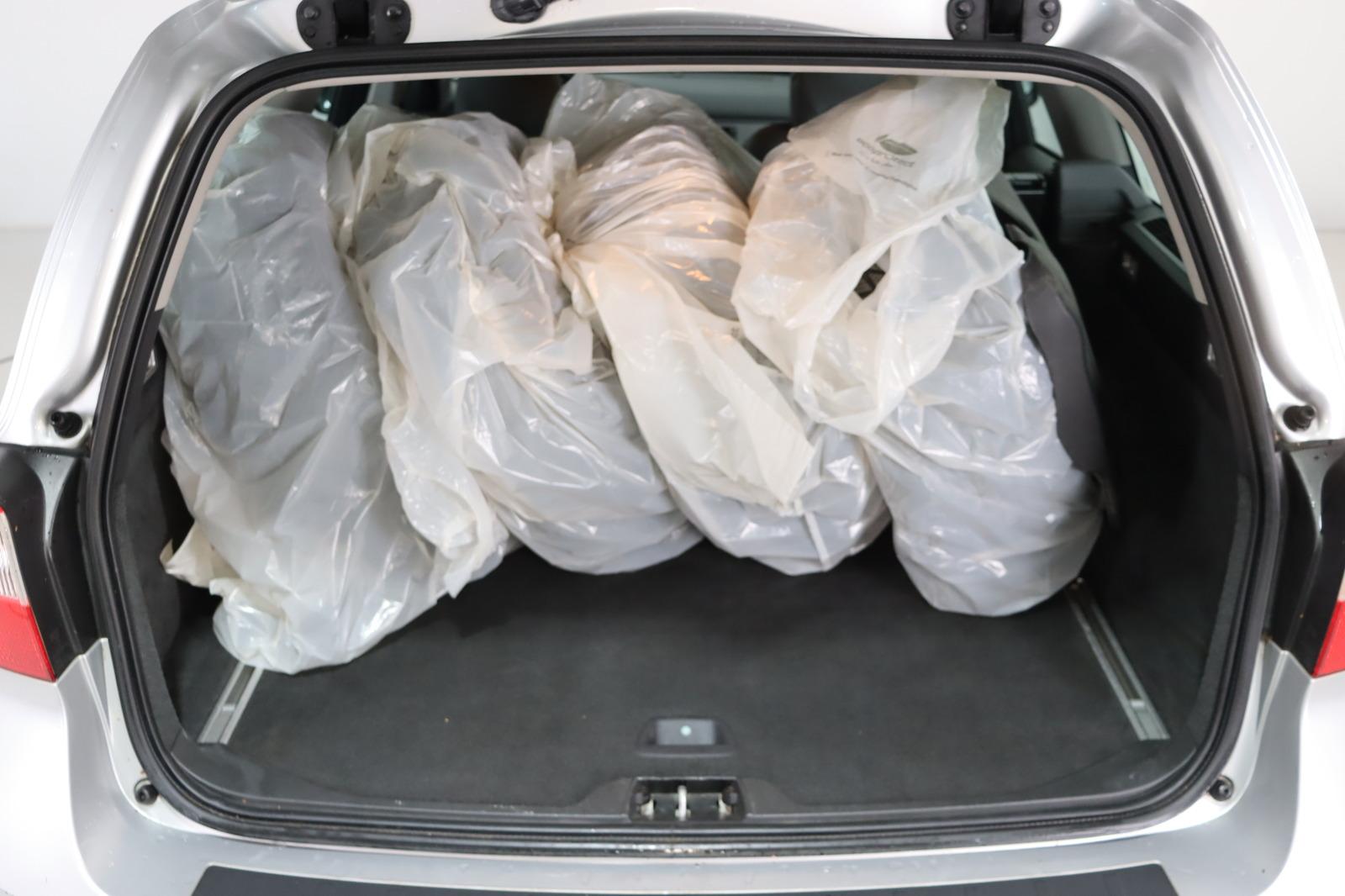 Volvo V70 2010 — photo 27
