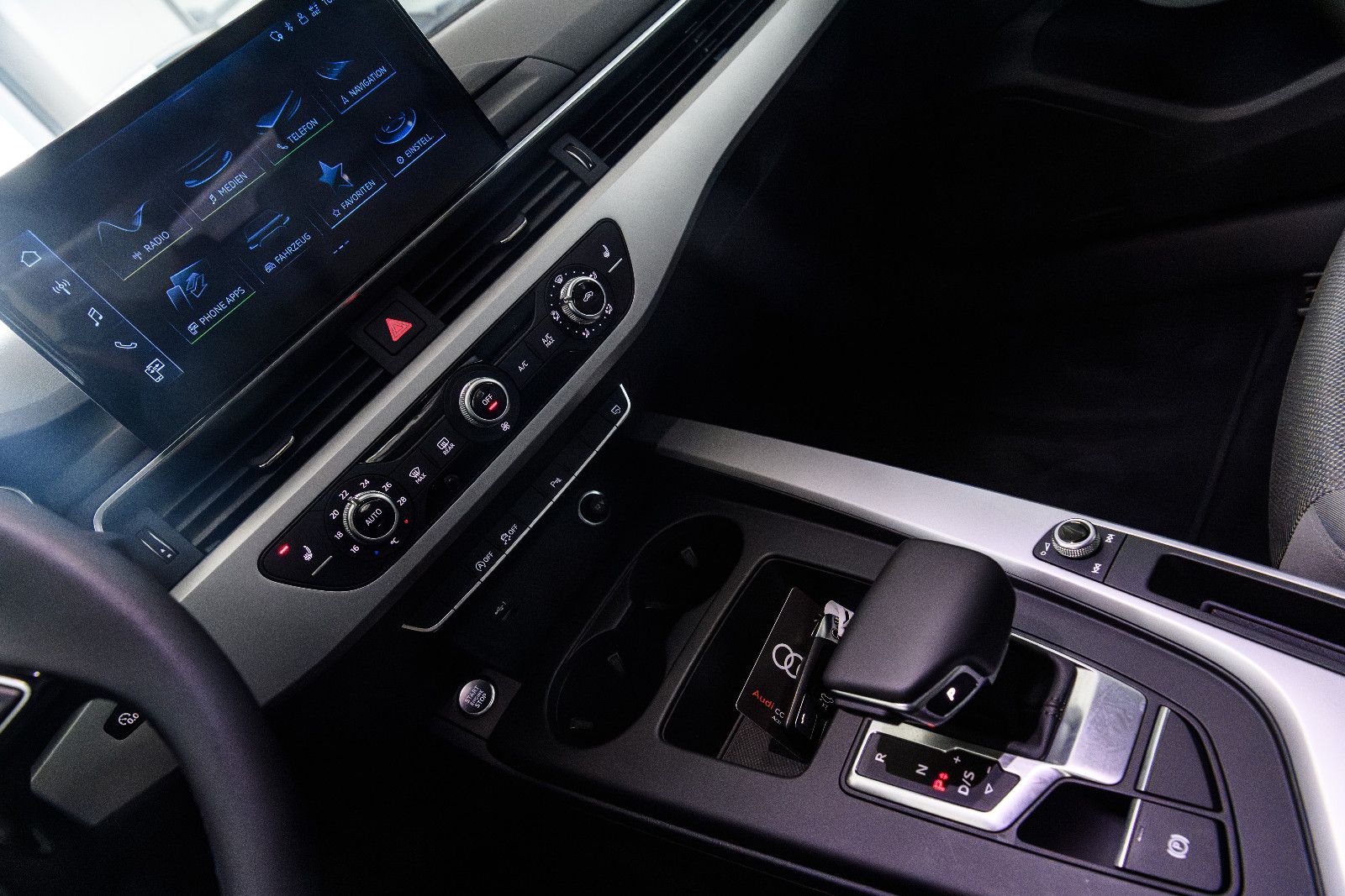 Fahrzeugabbildung Audi A4 Lim. 35 TFSI S-tronic+SHZ+elektr Sitze