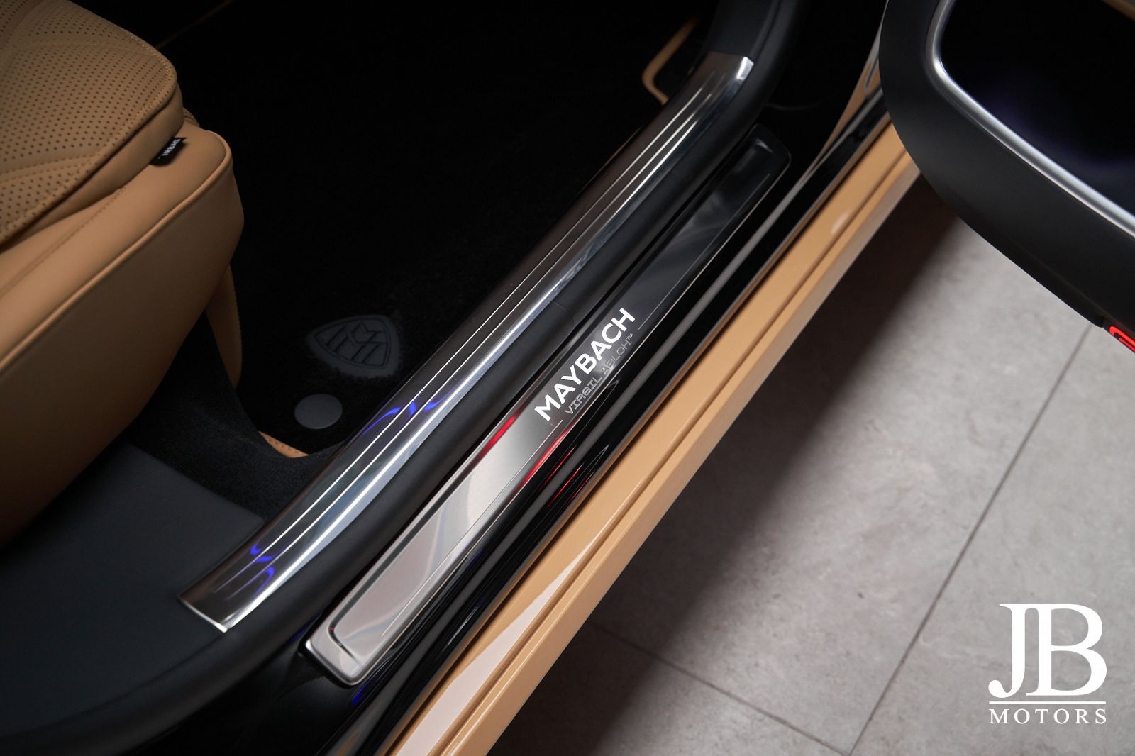 Fahrzeugabbildung Mercedes-Benz S680 Maybach Virgil Abloh 1 of 150 New Condition