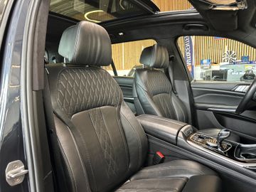 MYAUTOCENTER – Gebraucht- und Jahreswagen mit Werkstattservice in Pfaffenhofen BMW X7 *PANO(SKYLOUNGE)*HEADUP*6SITZER*5-ZONEN*VOLL*