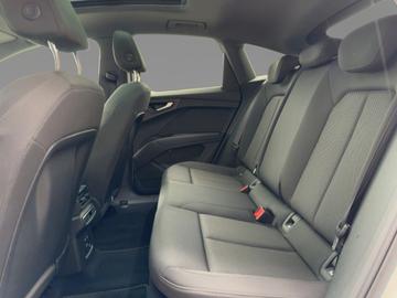 صورة 9 لـ 2024 AUDI Q4 E-TRON