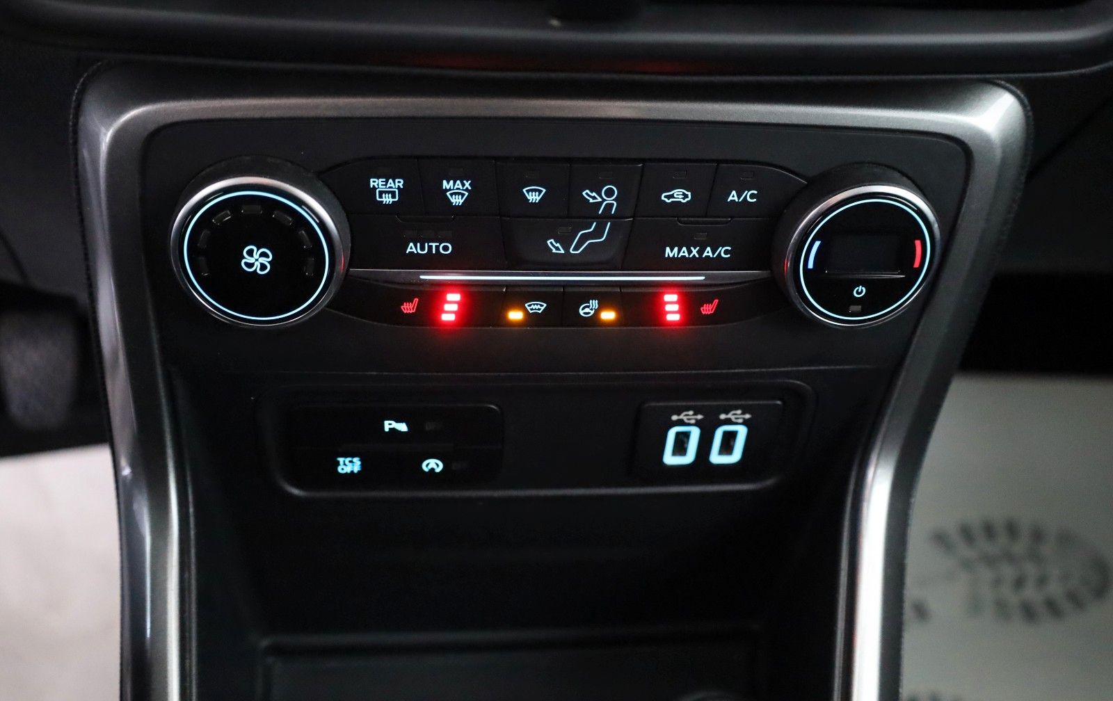Fahrzeugabbildung Ford EcoSport Cool & Connect,Navi,Kamera,SR+WR
