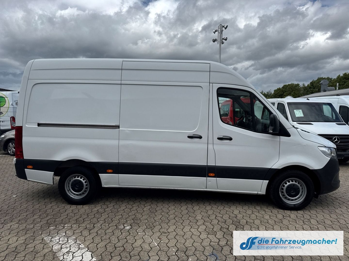 Fahrzeugabbildung Mercedes-Benz Sprinter Kasten 317CDI EU6d-T Lichtsensor el.S