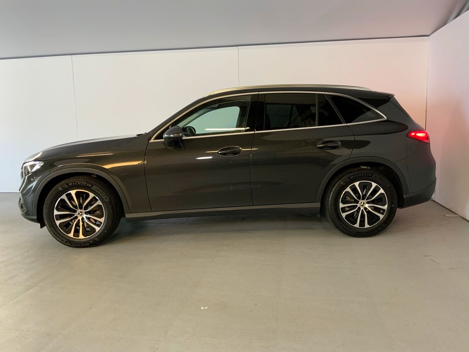 Mercedes-Benz GLC 200 4M AVANTGARDE KEYLESS RüKam AppleCarPlay imagem 3