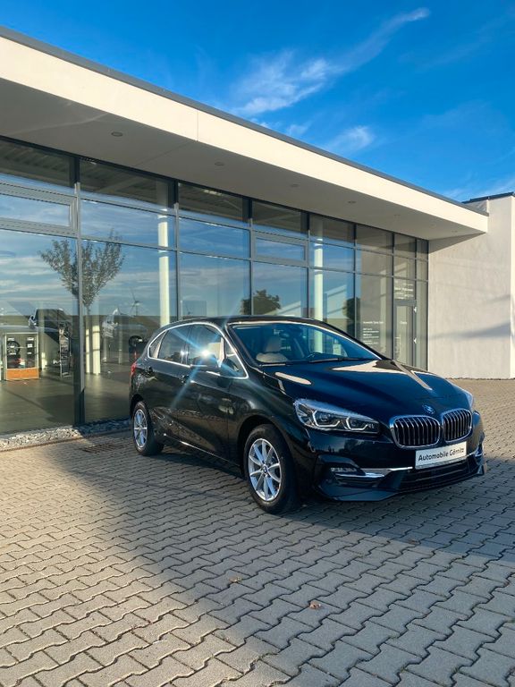 BMW 220 i AT/LUXURY/AHK/SPORTSITZE/RFK/LED/LHZ, Bild 1