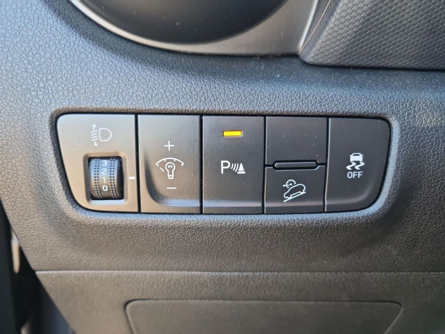 Fahrzeugabbildung Hyundai KONA Pure T-GDI EU6d-T 1.0 T-GDi 120 PS M T 2WD