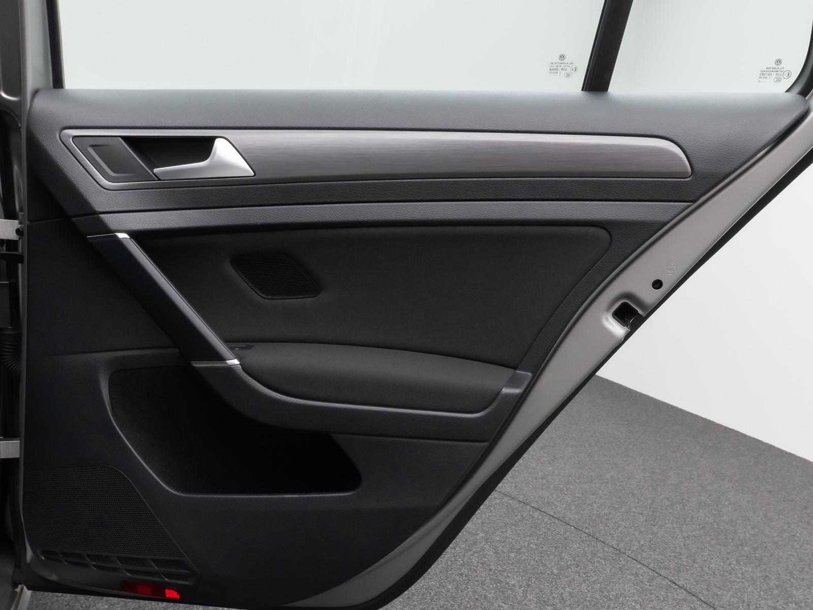 Volkswagen Golf VII Variant Comfortline Navi PDC Standheiz
