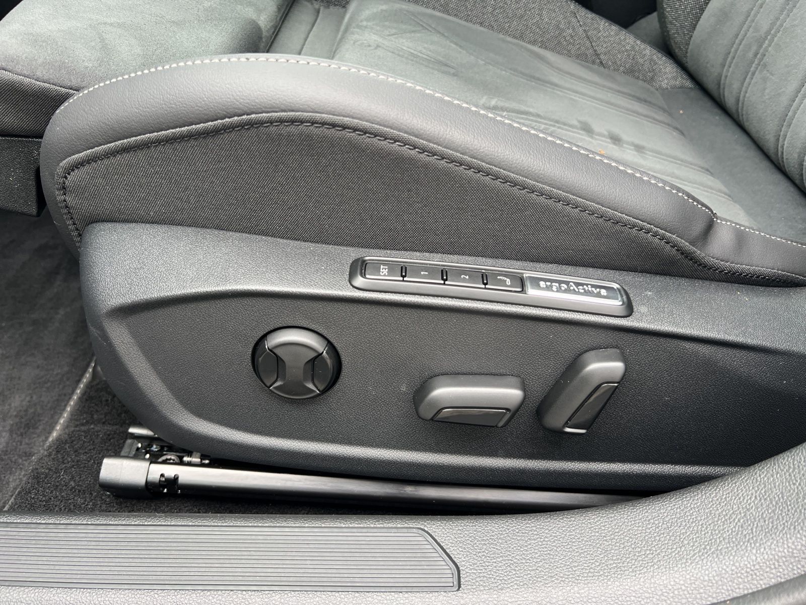 Golf VIII Style 1.5 eTSI DSG AHK*Navi*LED*Pano