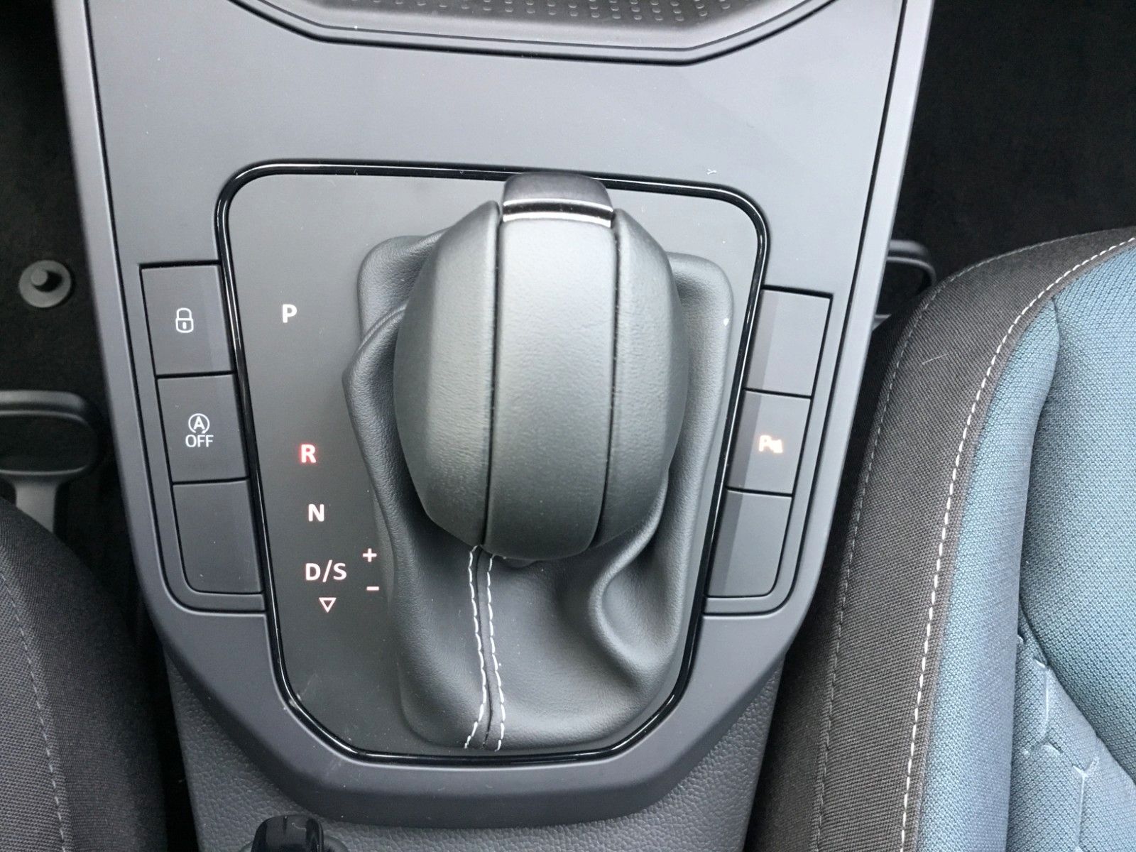 Fahrzeugabbildung SEAT Ibiza 1.0TSI Style DSG+ACC+16"+Navi+LED+FullLink
