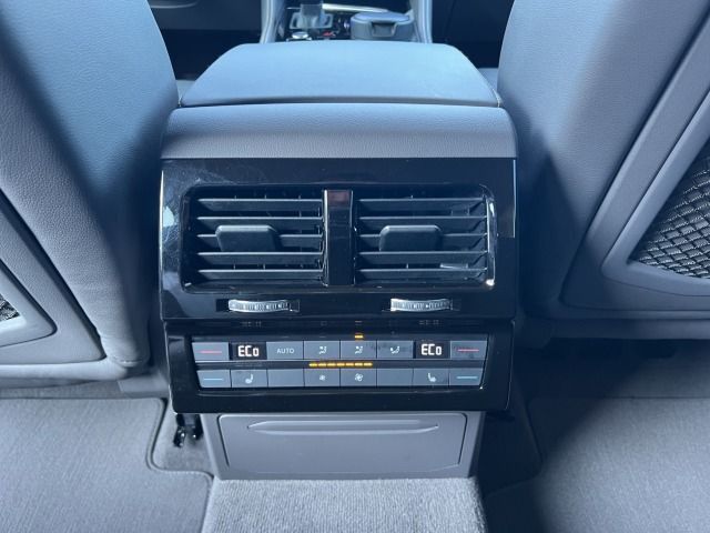 Touareg R-Line 3.0 V6 TDI DSG 4M AHK*Leder*Luft*