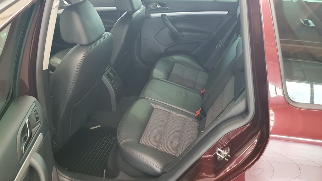1.4 TSI Elegance Xenon NAVI 1.HAND PDC