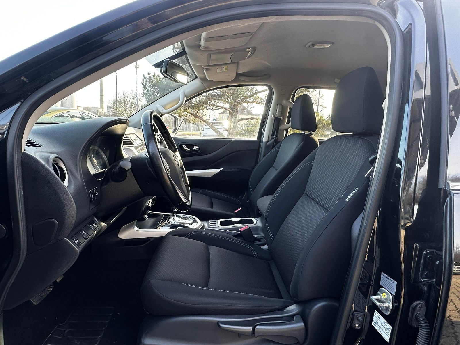 Fahrzeugabbildung Nissan Navara NP300 N-Connecta Double Cab 4x4