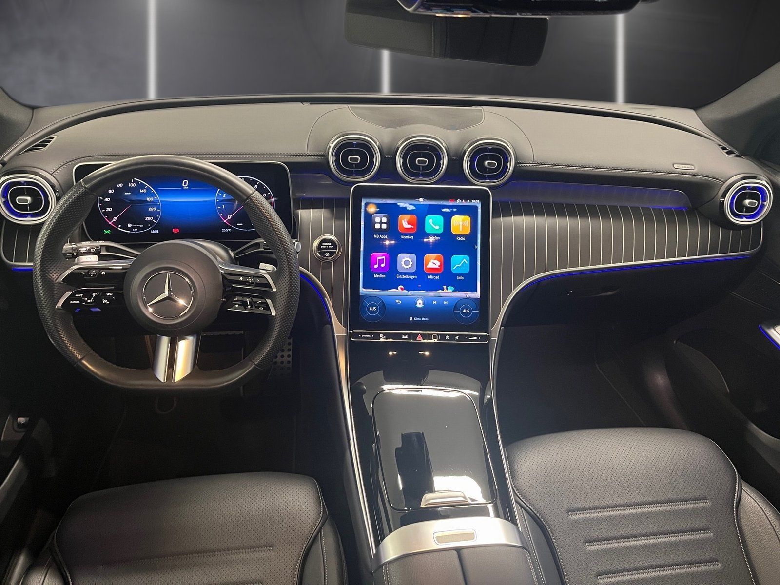 Fahrzeugabbildung Mercedes-Benz GLC 200 4M AMG*AHK*360°*Distronic*Night*LED*Memo