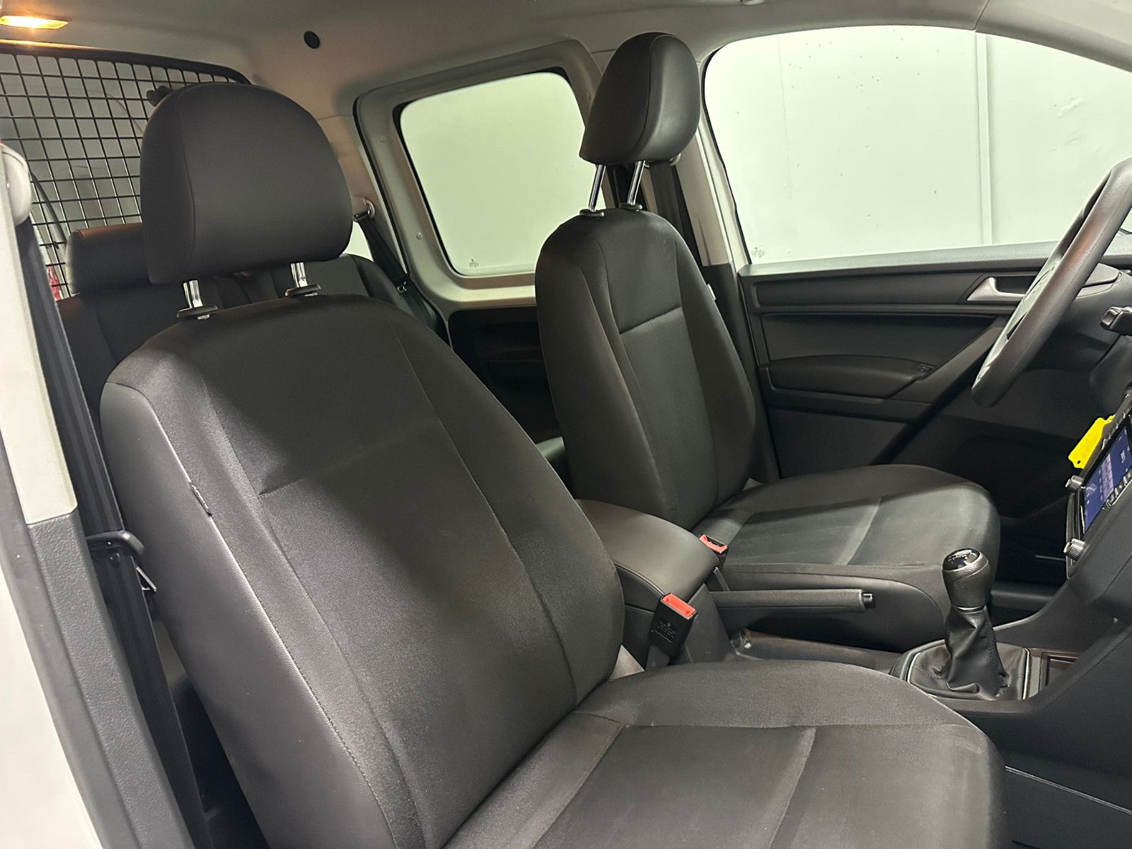 Fahrzeugabbildung Volkswagen Caddy Maxi 2,0TDI 5-Sitzer*AHK*TEMPO*NAVI*