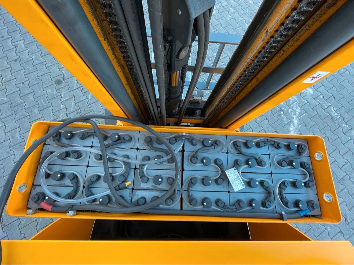 Fahrzeugabbildung Jungheinrich ETV C16 / Triplex 5.3m / SS / nur 3.594h / 2023