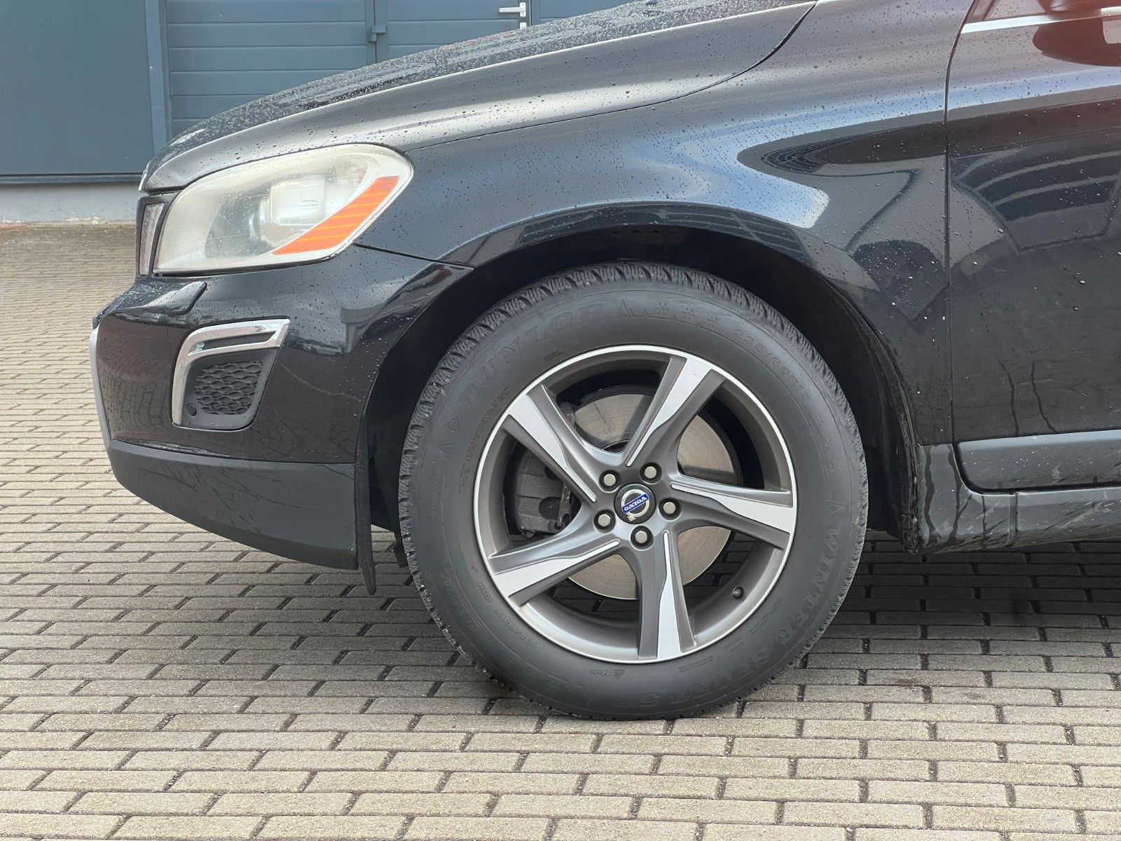 Fahrzeugabbildung Volvo XC60 Momentum AWD