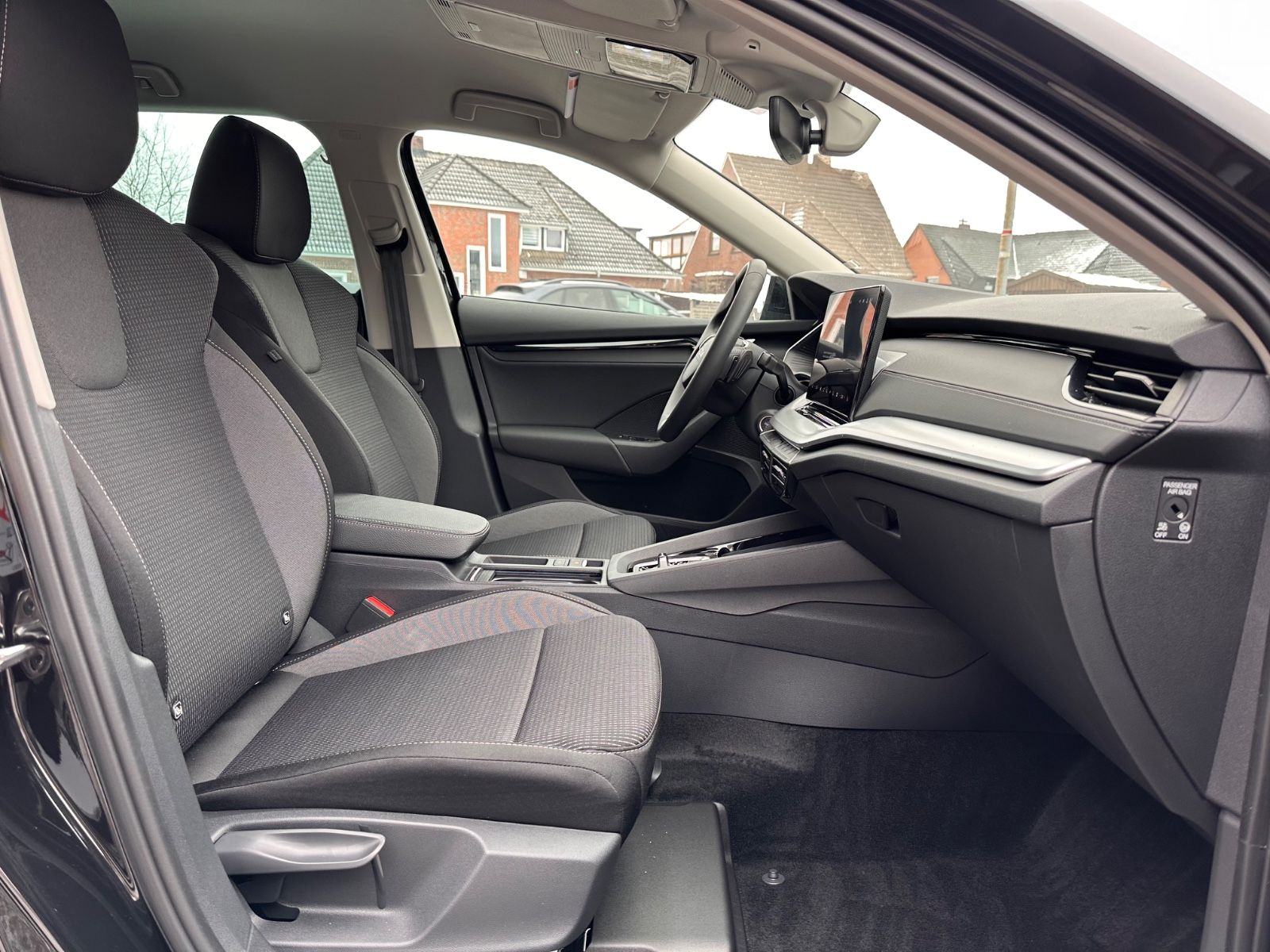 Fahrzeugabbildung SKODA Octavia Combi 1.5 TSI Selection AHK/LED/Navi/ACC