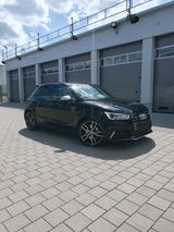 Audi S1 2.0 TFSI quattro Sportback - Bose - Vollleder - mit Benzin-Antrieb: Allradantrieb, Kleinwagen