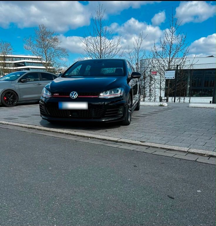 Image of Volkswagen Golf