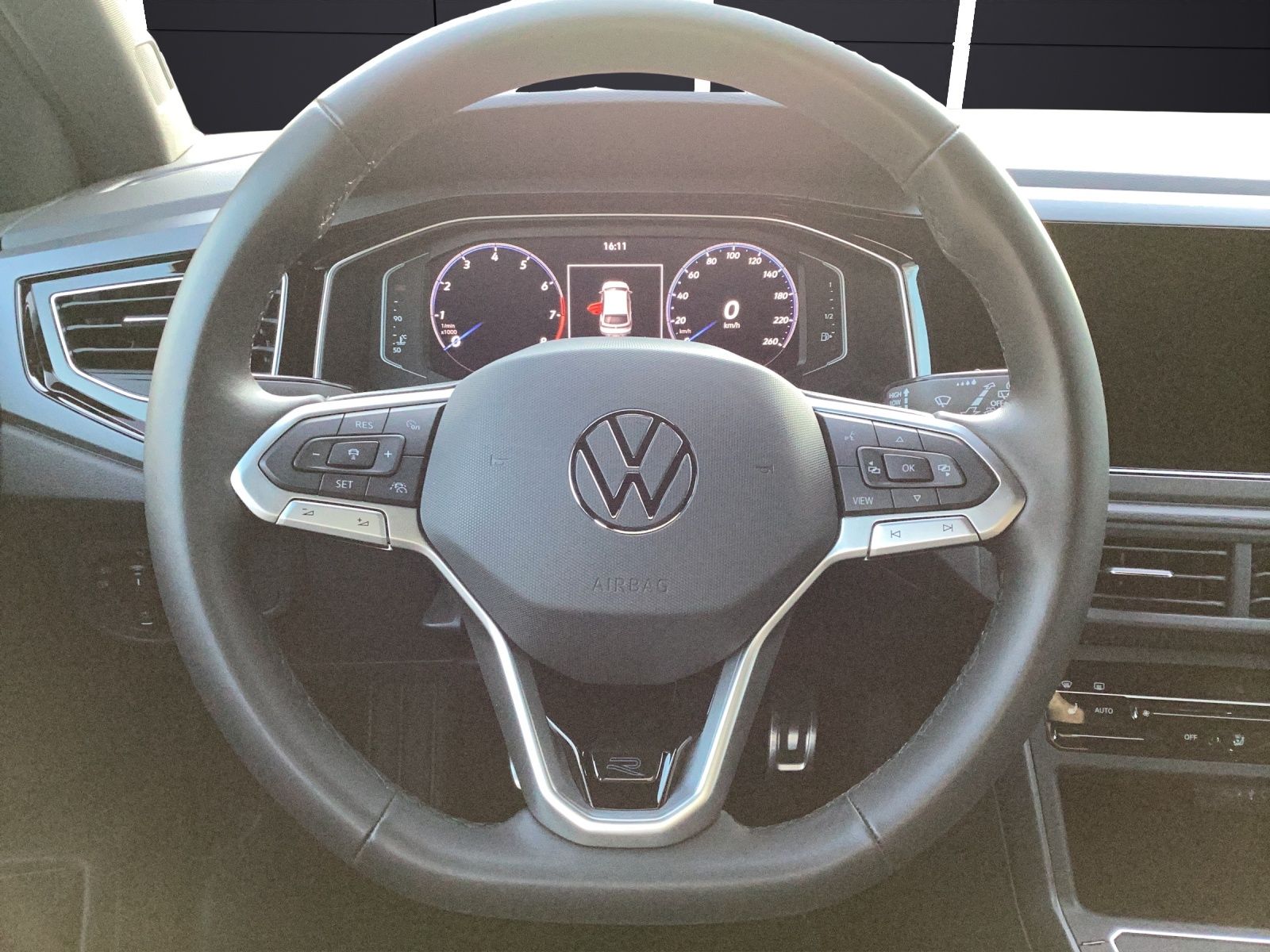 Fahrzeugabbildung Volkswagen Taigo TSI R-Line, MATRIX ACC AID NAVI PDC SHZ