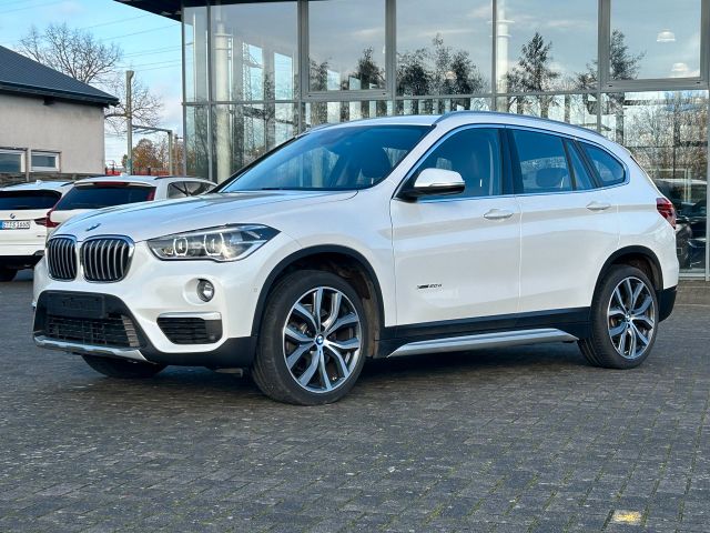 BMW X1 2.0d Aut. xDrive xLine / Leder / AHK / Glasd.