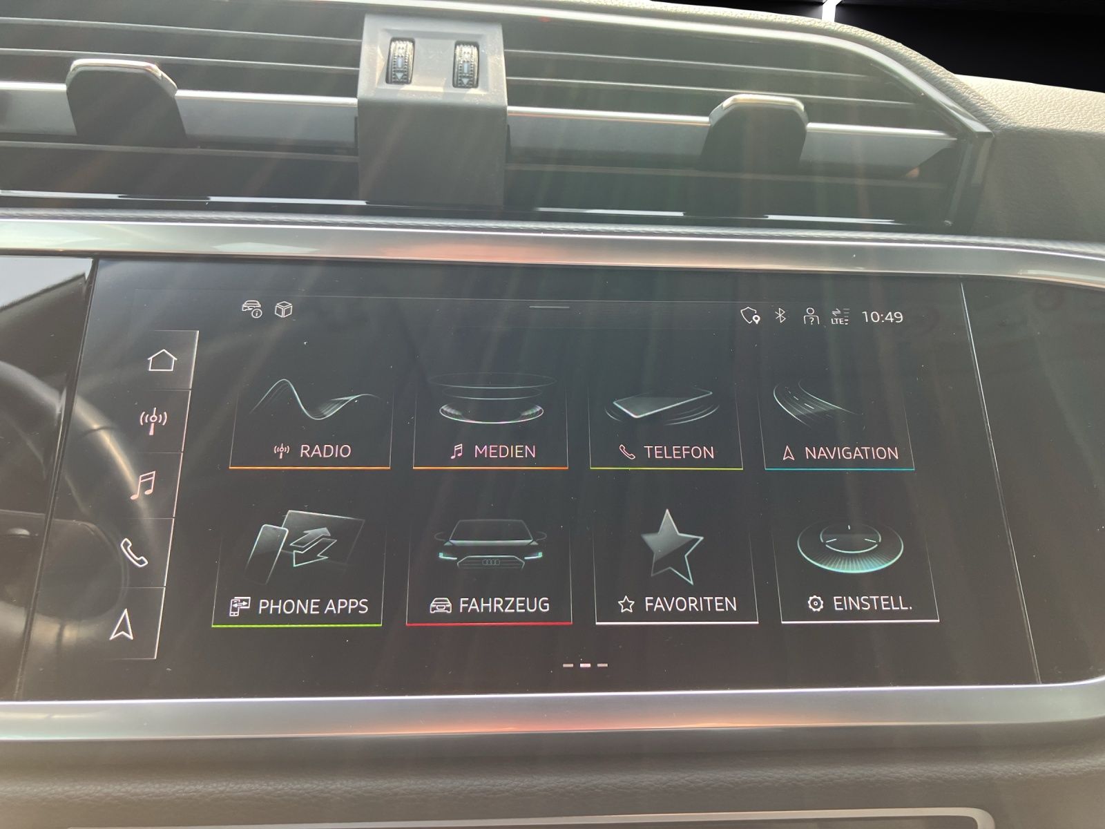 Fahrzeugabbildung Audi Q3 45 TFSI e MATRIX NAVI AHK RFK SHZ GRA
