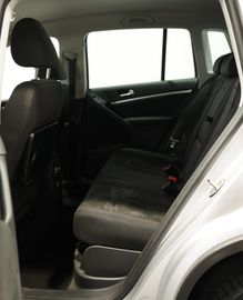 Volkswagen Tiguan - 9